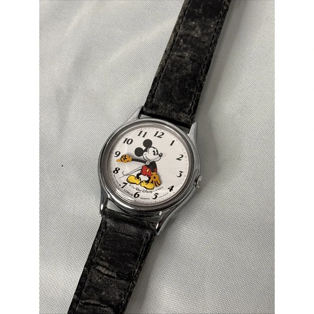 Vintage Lorus by Seiko Mickey Mouse Moving Hands Ladies Watch V515-6000 READ